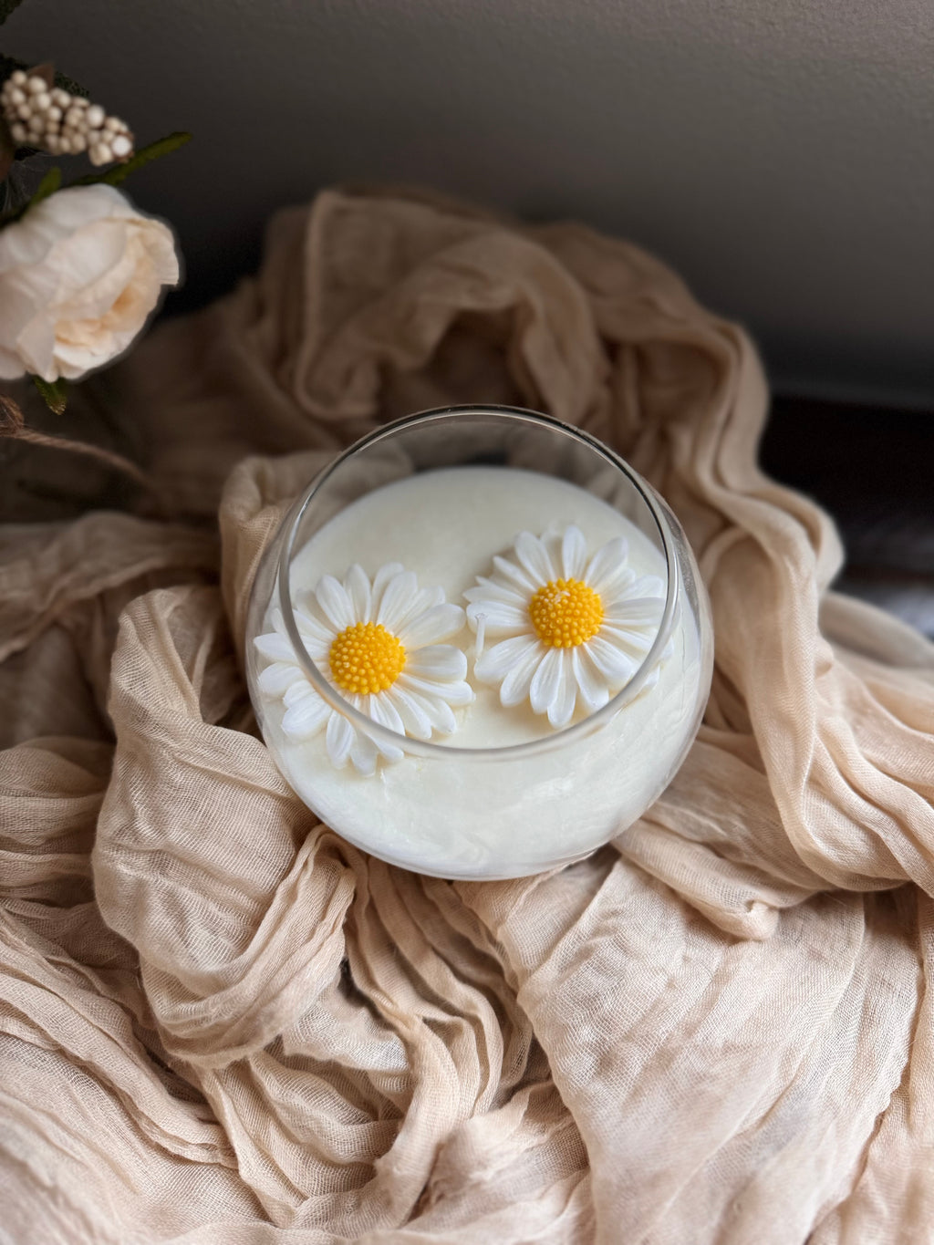 Petal in Light Flower-topped candles • Clean burn • Gift-ready