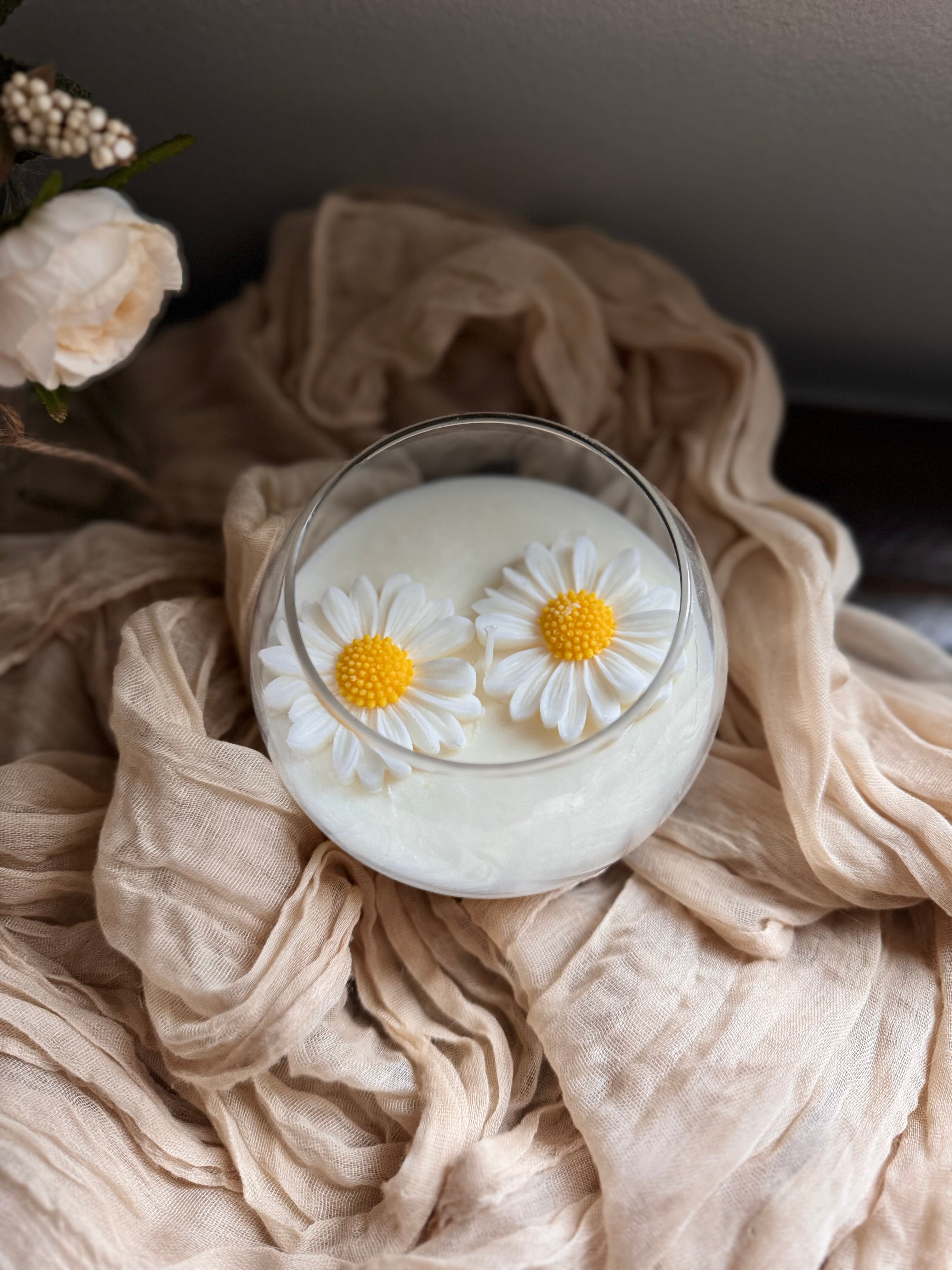 Petal in Light Flower-topped candles • Clean burn • Gift-ready