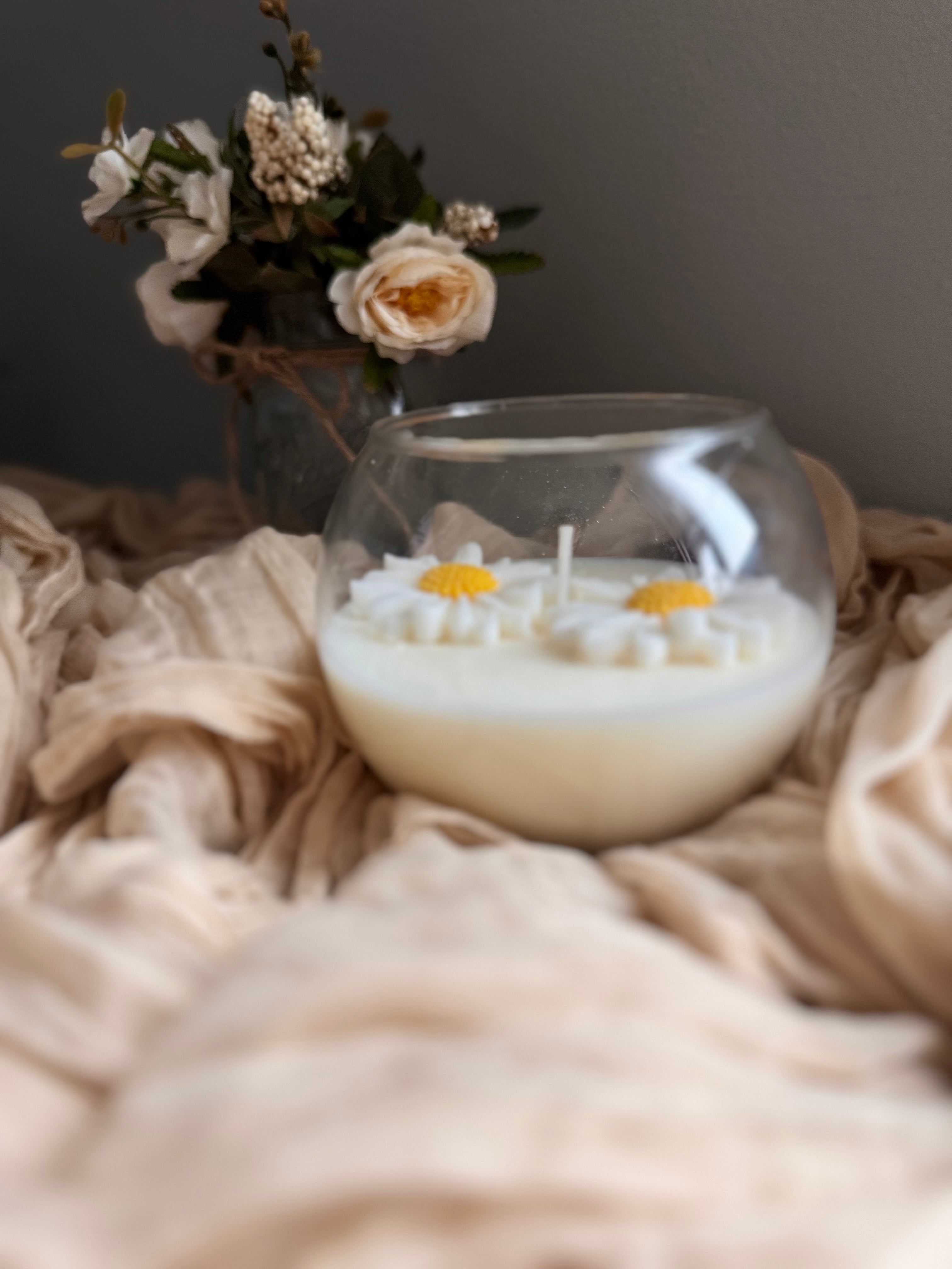 Petal in Light Flower-topped candles • Clean burn • Gift-ready