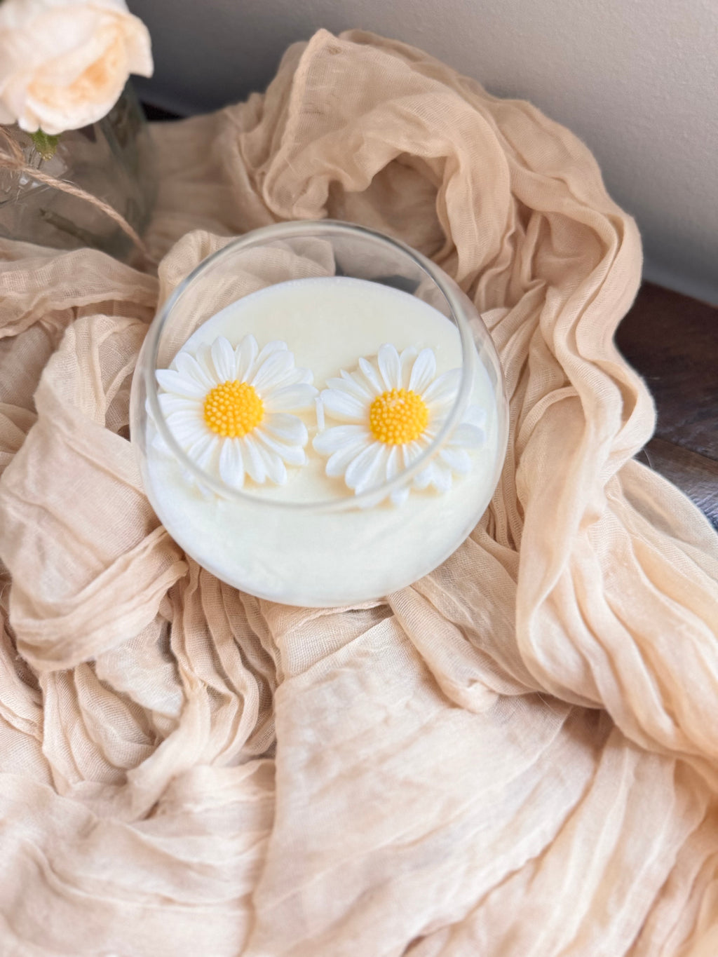 Petal in Light Flower-topped candles • Clean burn • Gift-ready