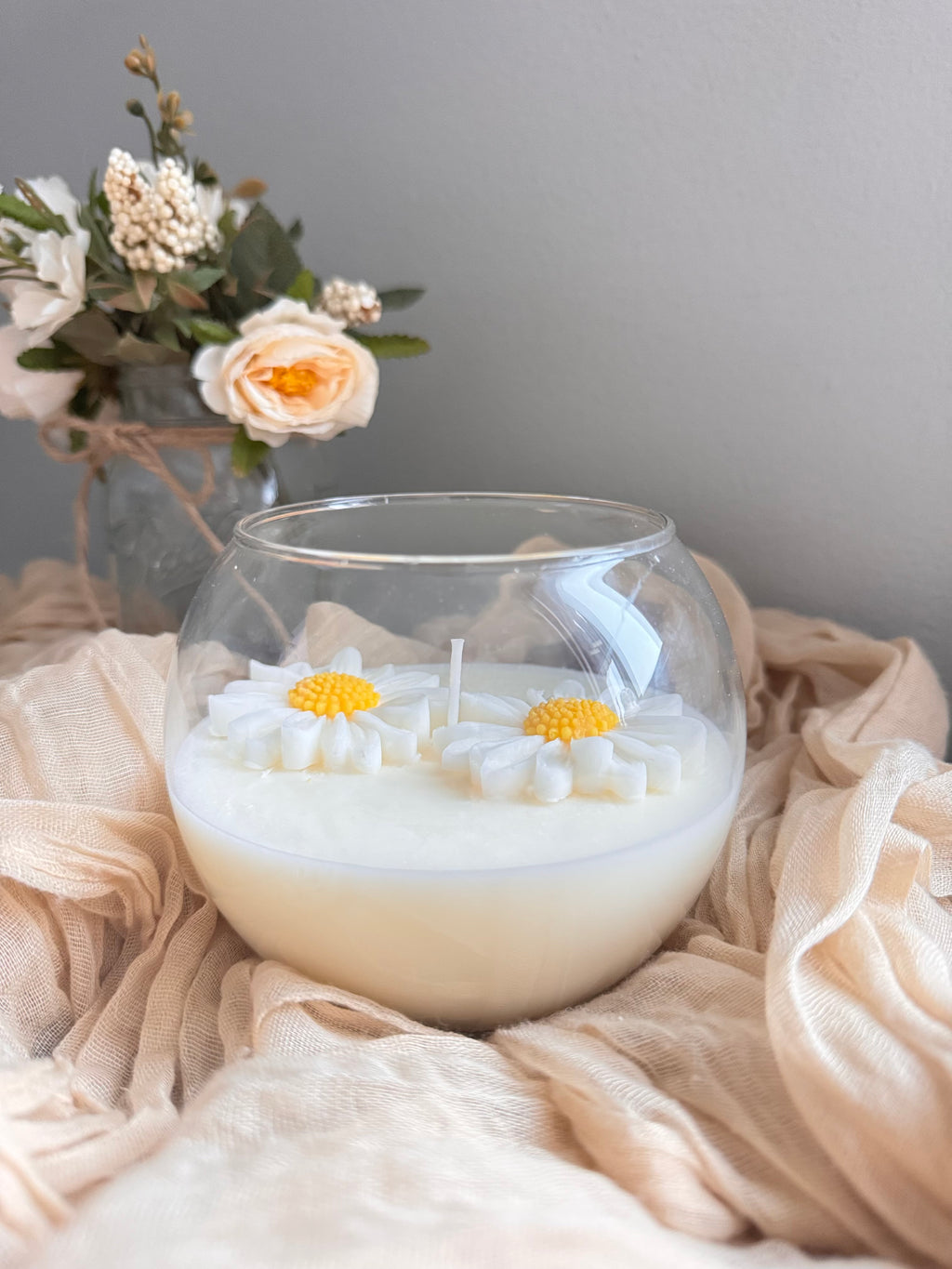 Petal in Light Flower-topped candles • Clean burn • Gift-ready