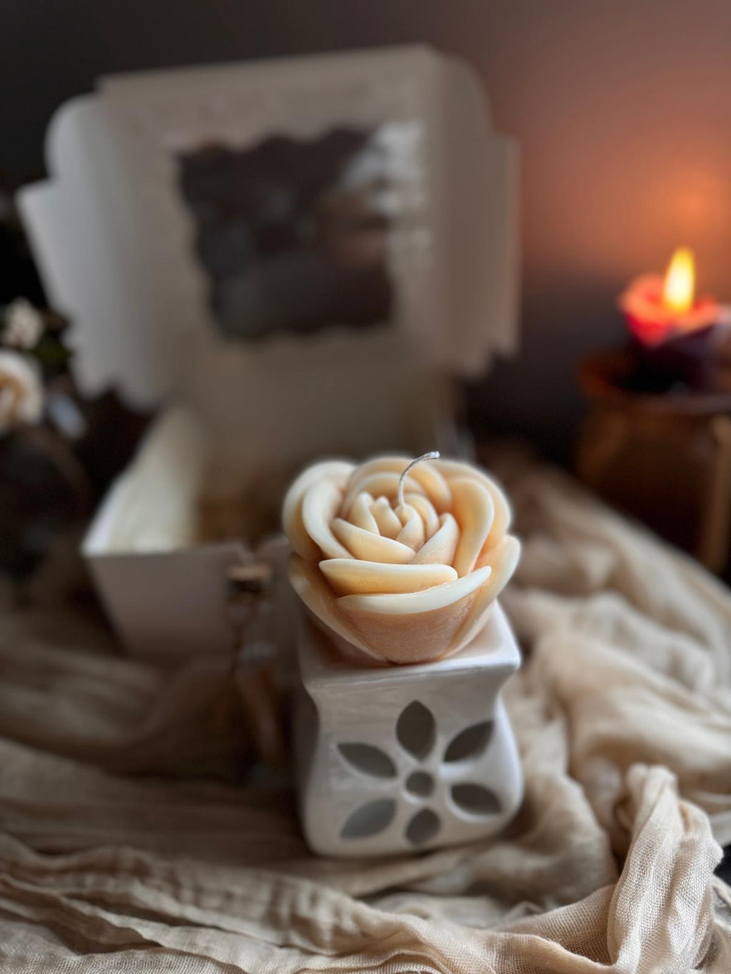Petal in Light – Peach Rose Candle